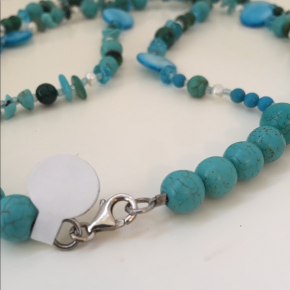 Turquoise and mother of pearl 3-strand necklace - Picture 3 of 4